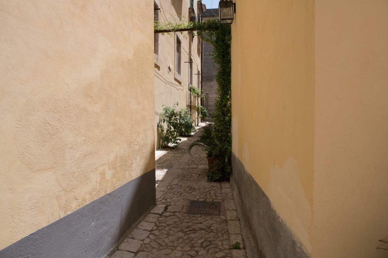 Qui Ed Ora,Guest House. Noto Exteriör bild