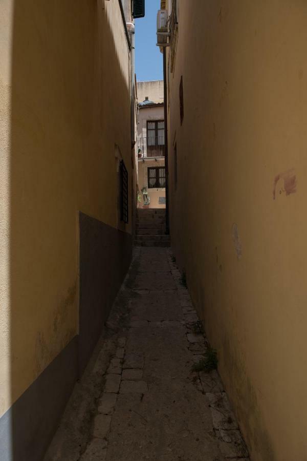 Qui Ed Ora,Guest House. Noto Exteriör bild