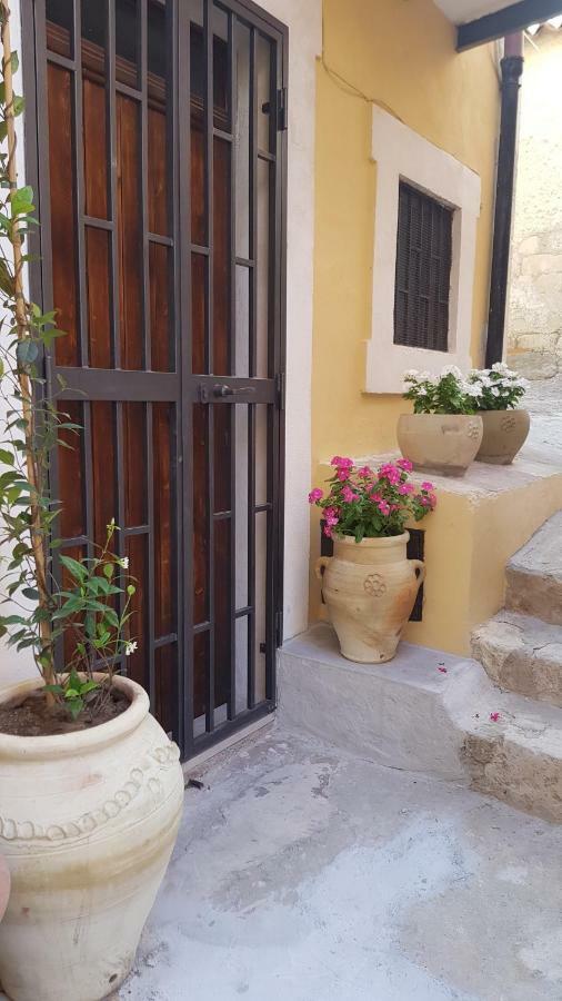Qui Ed Ora,Guest House. Noto Exteriör bild